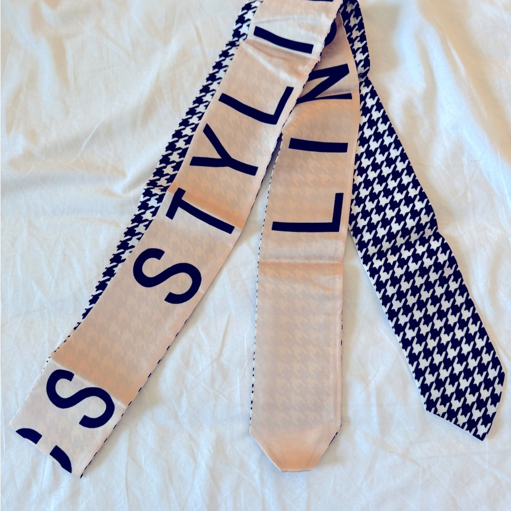 NWT slim scarf/tie 100% silk